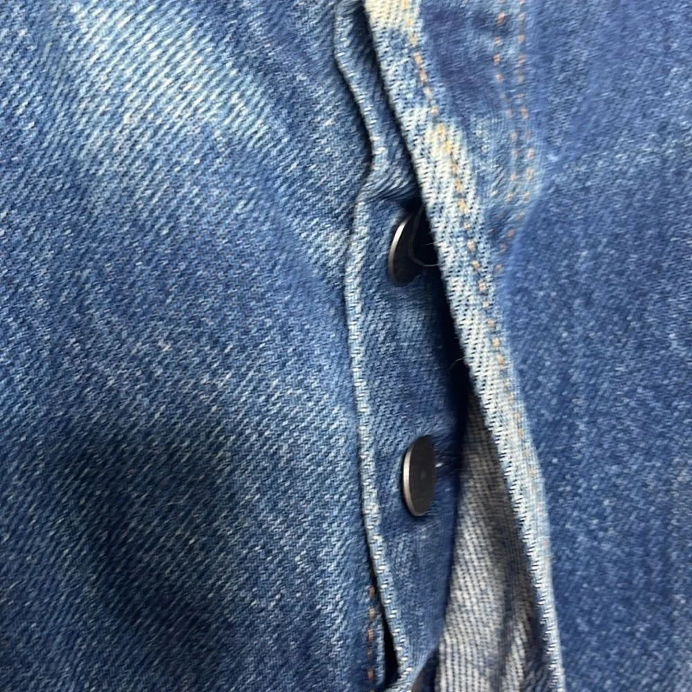 Levi's 501 Button Fly Medium Wash Straight Leg Jeans Size 34 x 34 BLEMISH